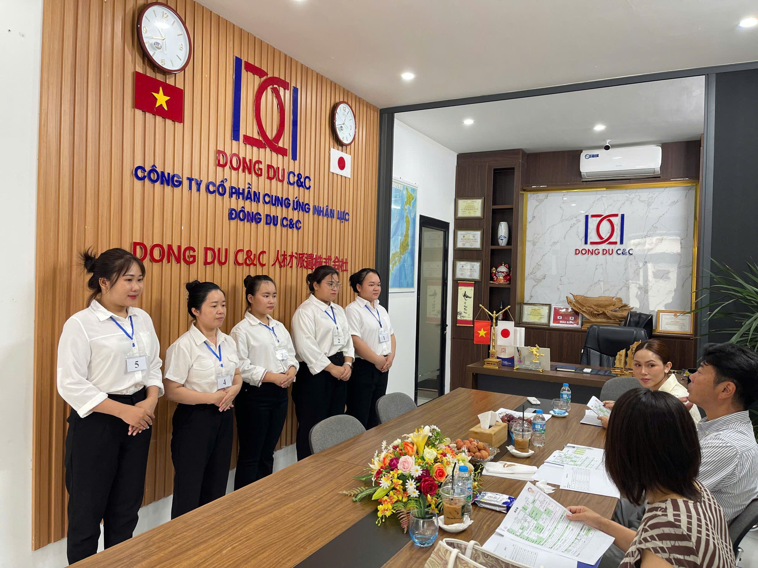 PHỎNG VẤN THỰC TẬP SINH NỮ